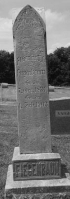 Grave marker of Wilhelmine Florentine Charlotte (Wehrmann) Fiegenbaum